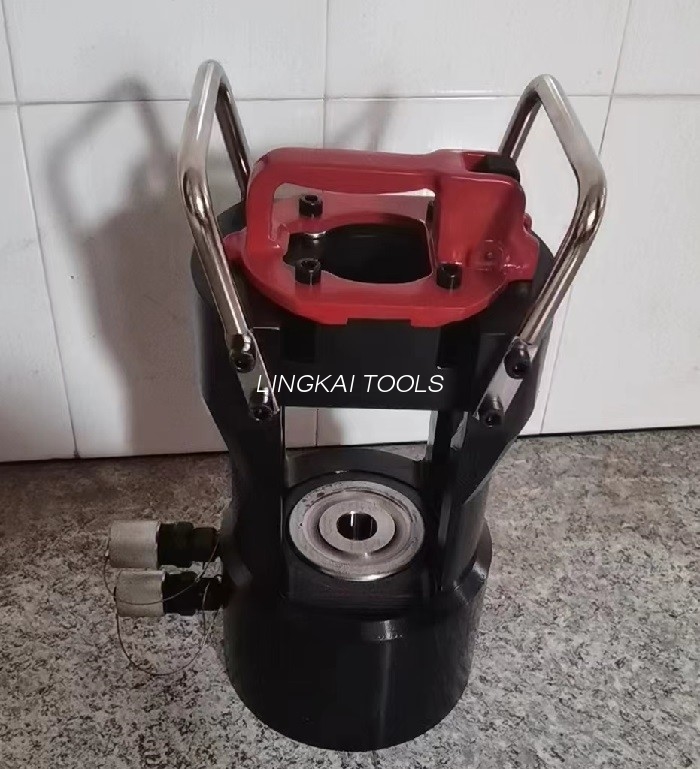 Hydraulische persmachine met gemotoriseerde pomp voor ACSR-geleiderverbinding