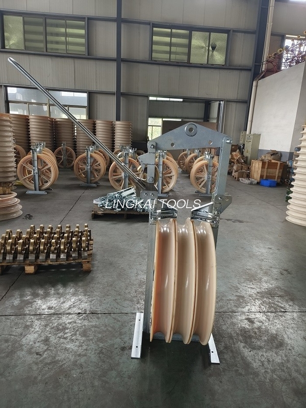 Nylon helikopter met vijf schoven die blokken rijgen voor de dirigent die de locatie vastmaakt