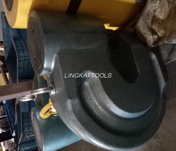 CH100 Hydraulische gatenponsmachine Snelle snelheid Nauwkeurige positie 400 mm hoogte